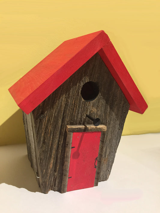 Nichoir en bois de grange avec toit rouge
