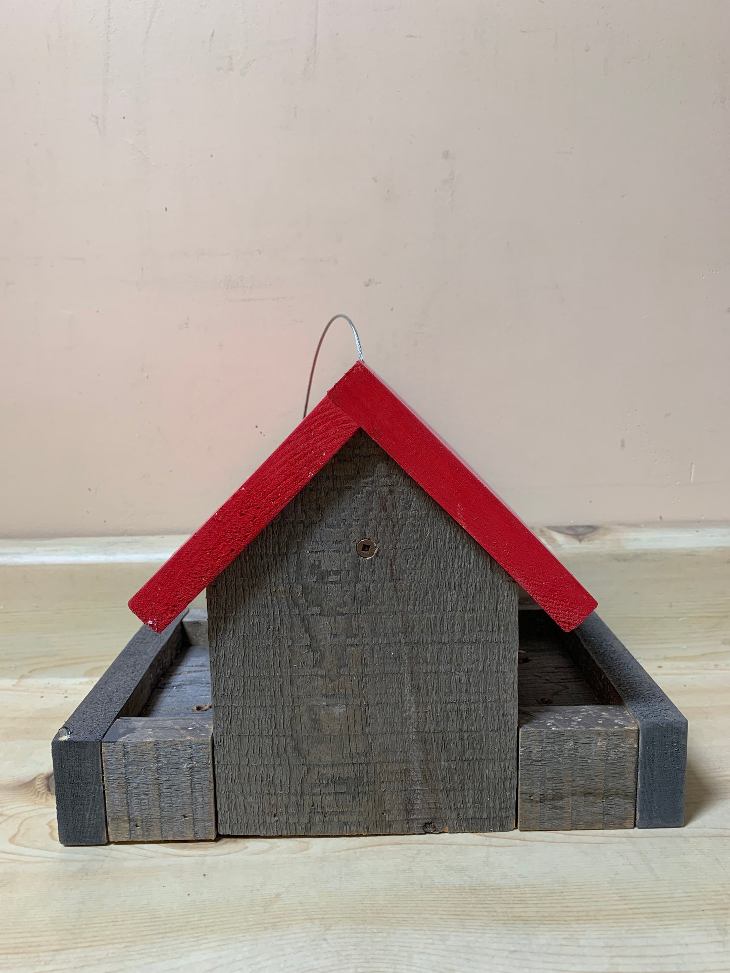 Petite mangeoire en bois de grange
