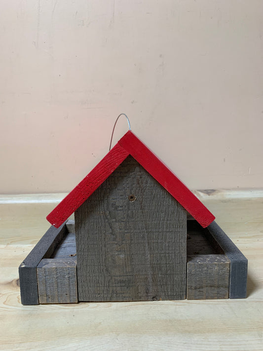 Petite mangeoire en bois de grange