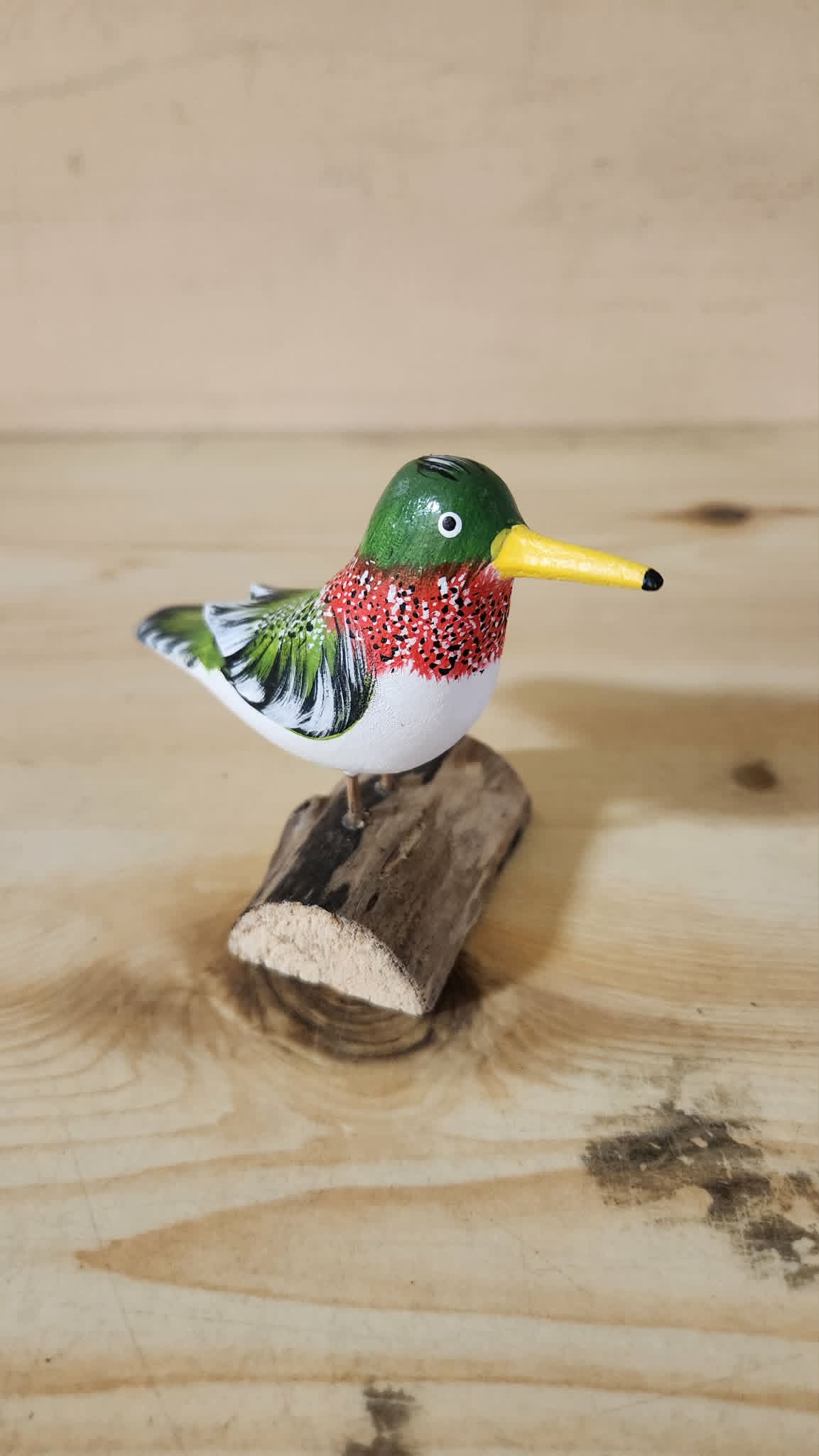 Sculpture d'oiseaux sur bois