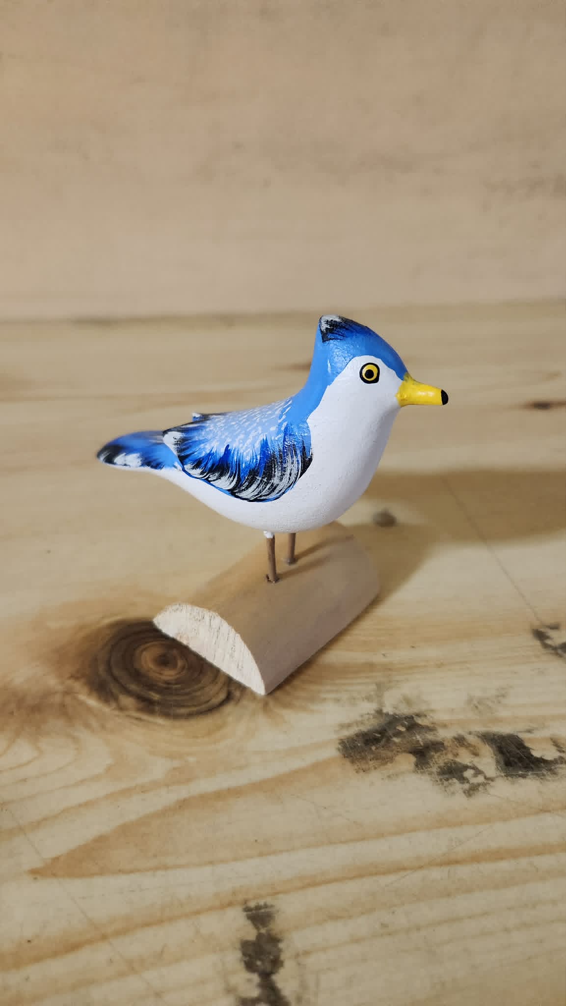 Sculpture d'oiseaux sur bois